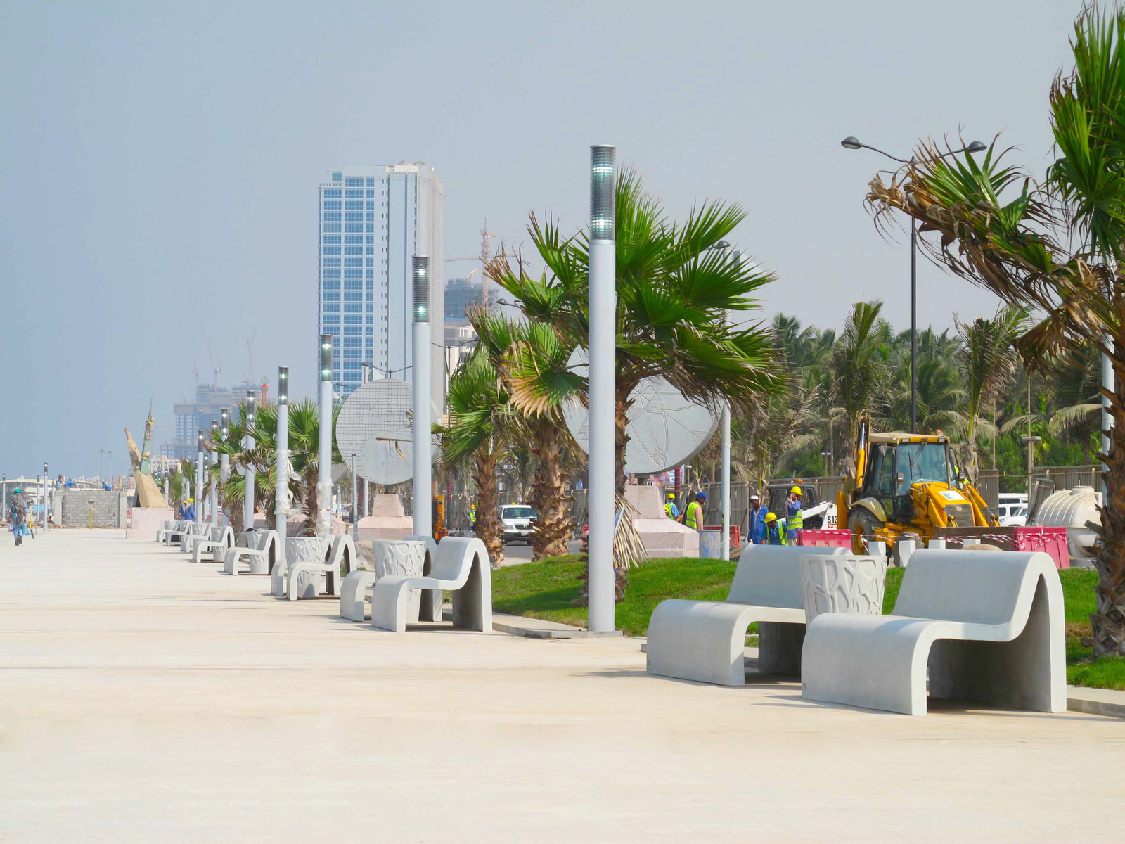 mobilier urbain banc et corbeilles LAB23 - Corniche Jeddah Arabie Saoudite