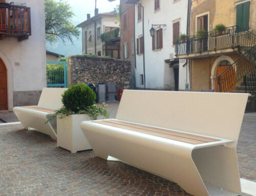 Panchine in plastica: i vantaggi per l’arredo della città